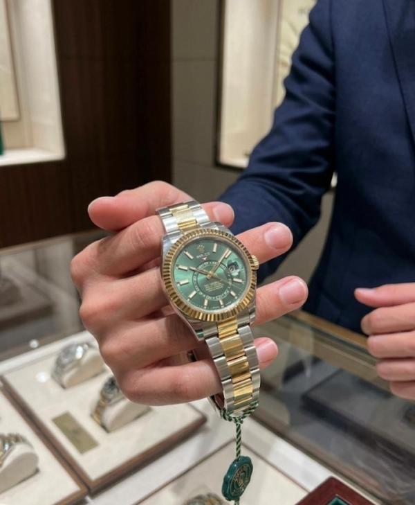 PREMIUM WATCHES
